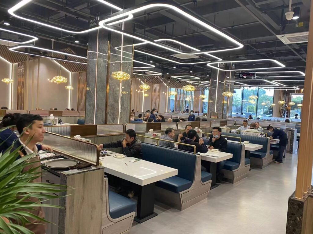 Tan Shijie tea restaurant main dining hall in Dongguan